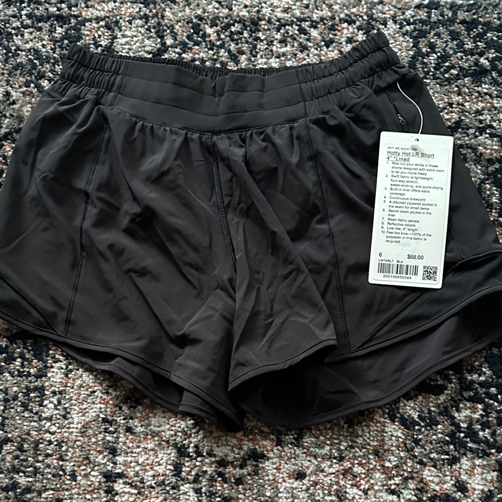 Lululemon Hotty Hot Short 4”